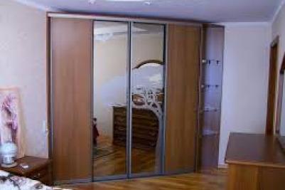 Угловой шкаф-купе в спальню
